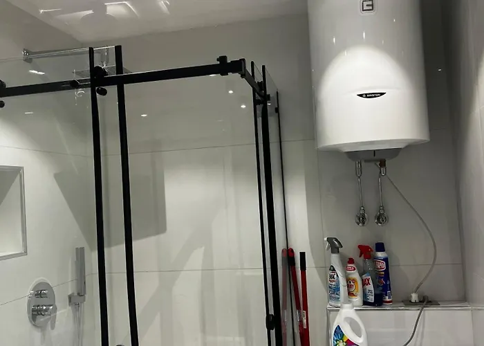 Apartment Urban Elderwood Haven