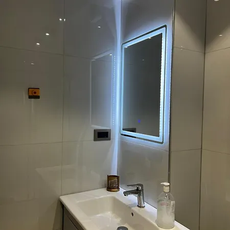 Urban Elderwood Haven טיראנה